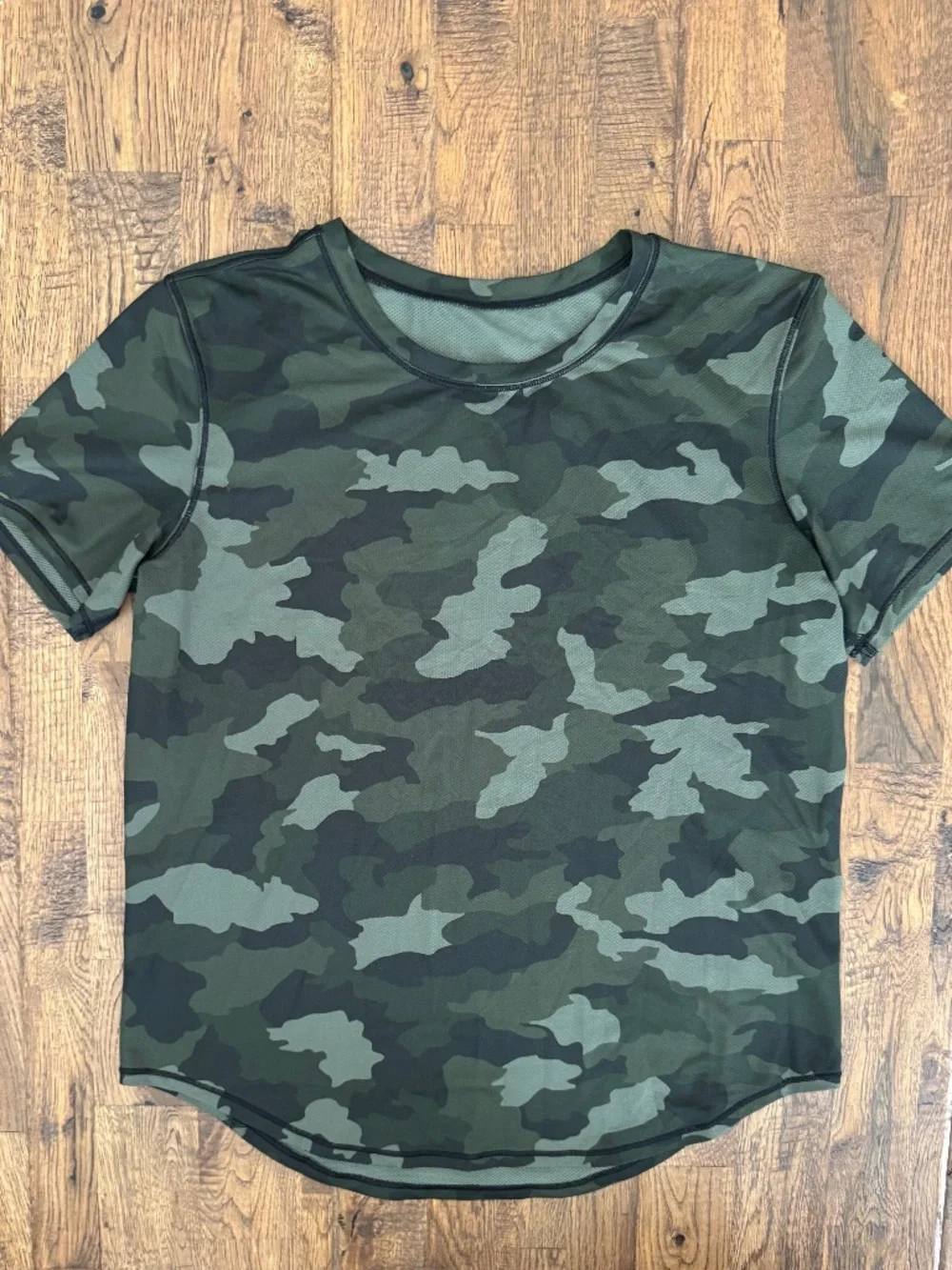 Lululemon High Neck Running Training T-Shirt Heritage 365 Camo Size 6 W3FADS